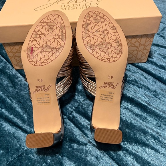 JEWEL BAGDLEY MISCHKA  women gold block heel sandals/size 6.5 - Picture 7 of 12